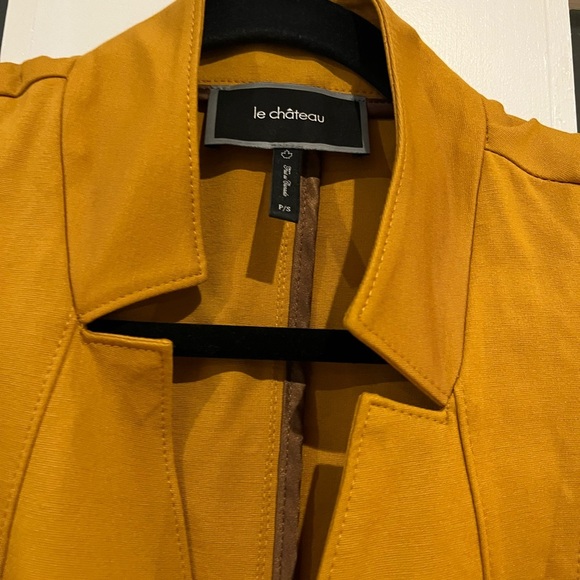 Le Chateau mustard colour Blazer with Prominent Collar and two buttons - Picture 1 of 3